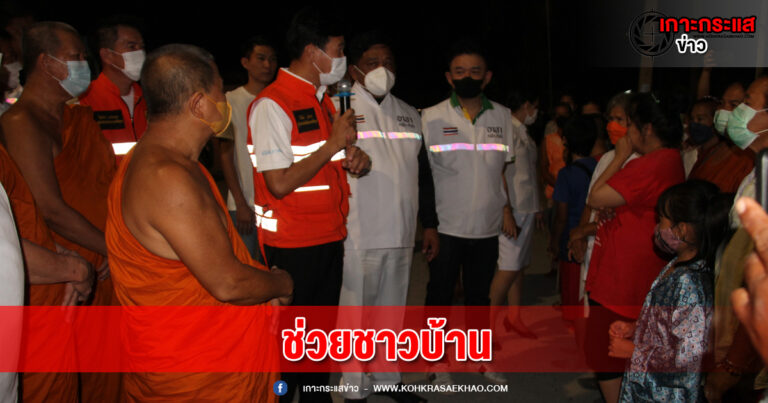 อยุธยา-เทศบาลนครพระนครศรีอยุธยา ประสานความร่วมมือวัดศาลาปูนวรวิหาร ช่วยเหลือประชาชนระบายน้ำออกจากพื้นที่ทุ่งภูเขาทองหลังน้ำเริ่มเน่าเสีย